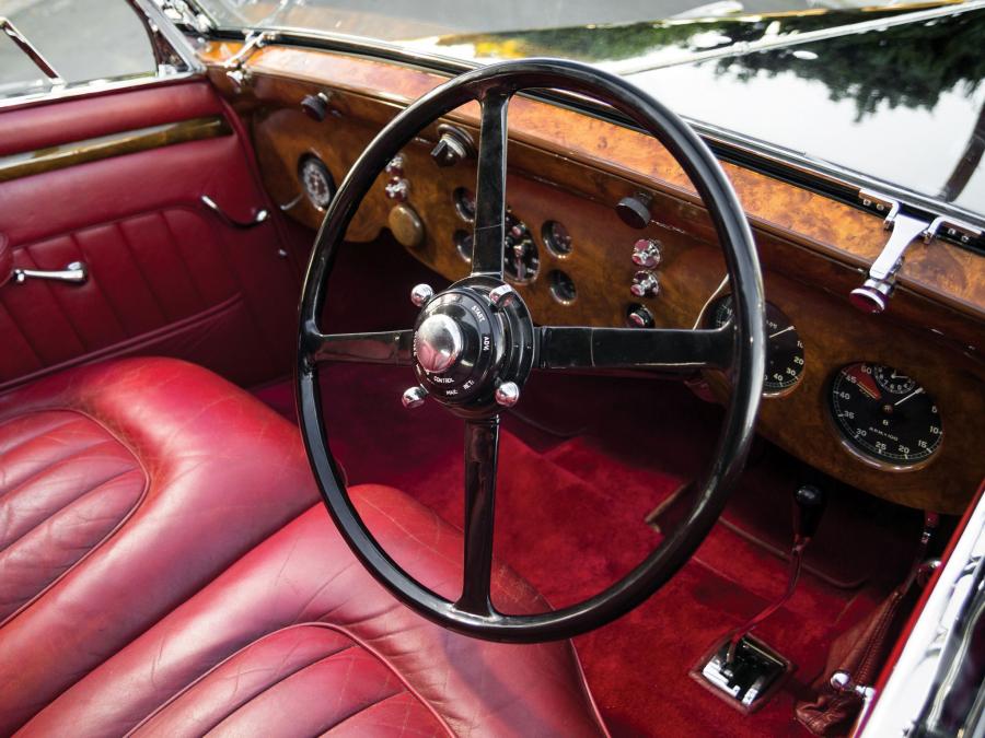 Панель приборов Bentley 3&frac12;-Litre Sedanca Coupe by Windovers 1936 года  (фото 4 из 6)